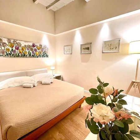 Appartement Cozy Santa Maria Novella Uffizi Duomo 2Beds-2Baths à Florence Extérieur photo