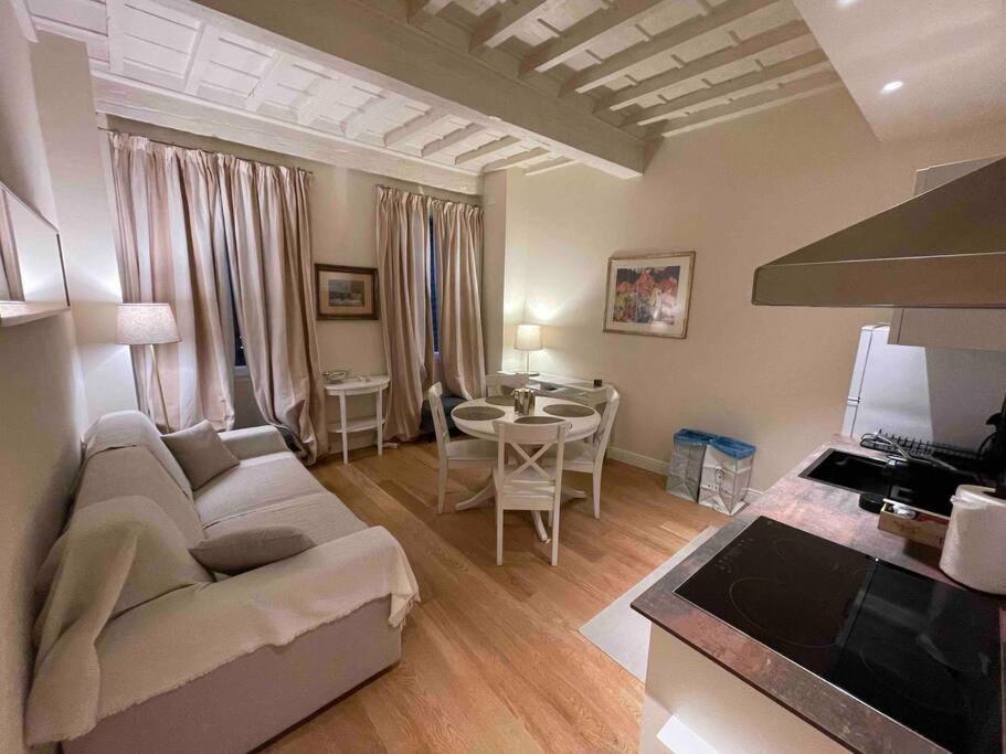 Appartement Cozy Santa Maria Novella Uffizi Duomo 2Beds-2Baths à Florence Extérieur photo
