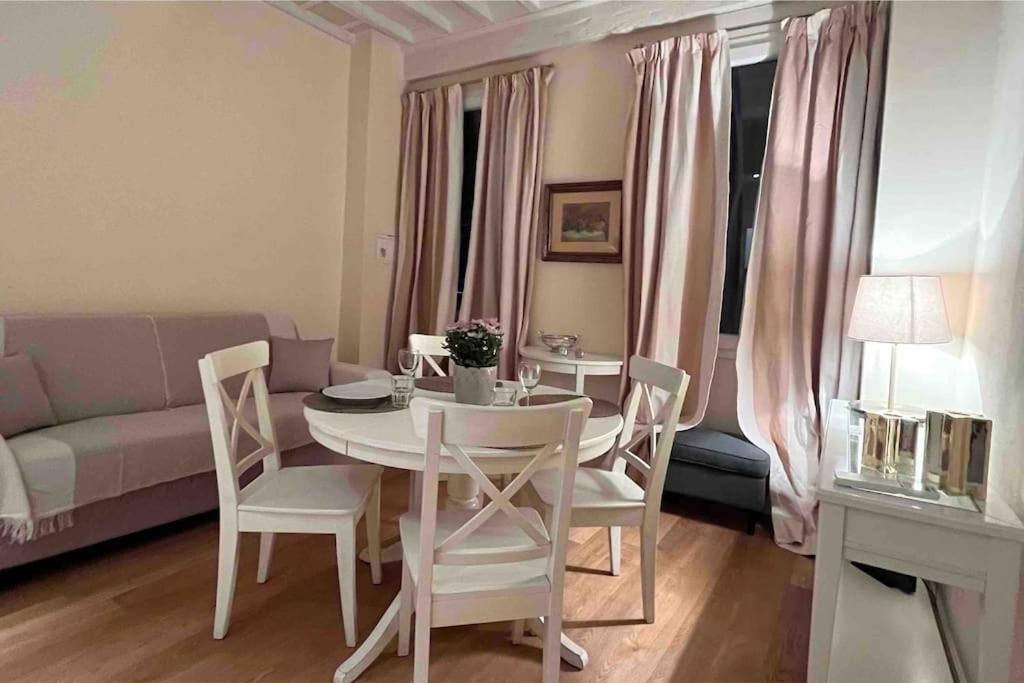 Appartement Cozy Santa Maria Novella Uffizi Duomo 2Beds-2Baths à Florence Extérieur photo