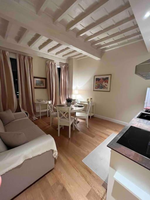 Appartement Cozy Santa Maria Novella Uffizi Duomo 2Beds-2Baths à Florence Extérieur photo
