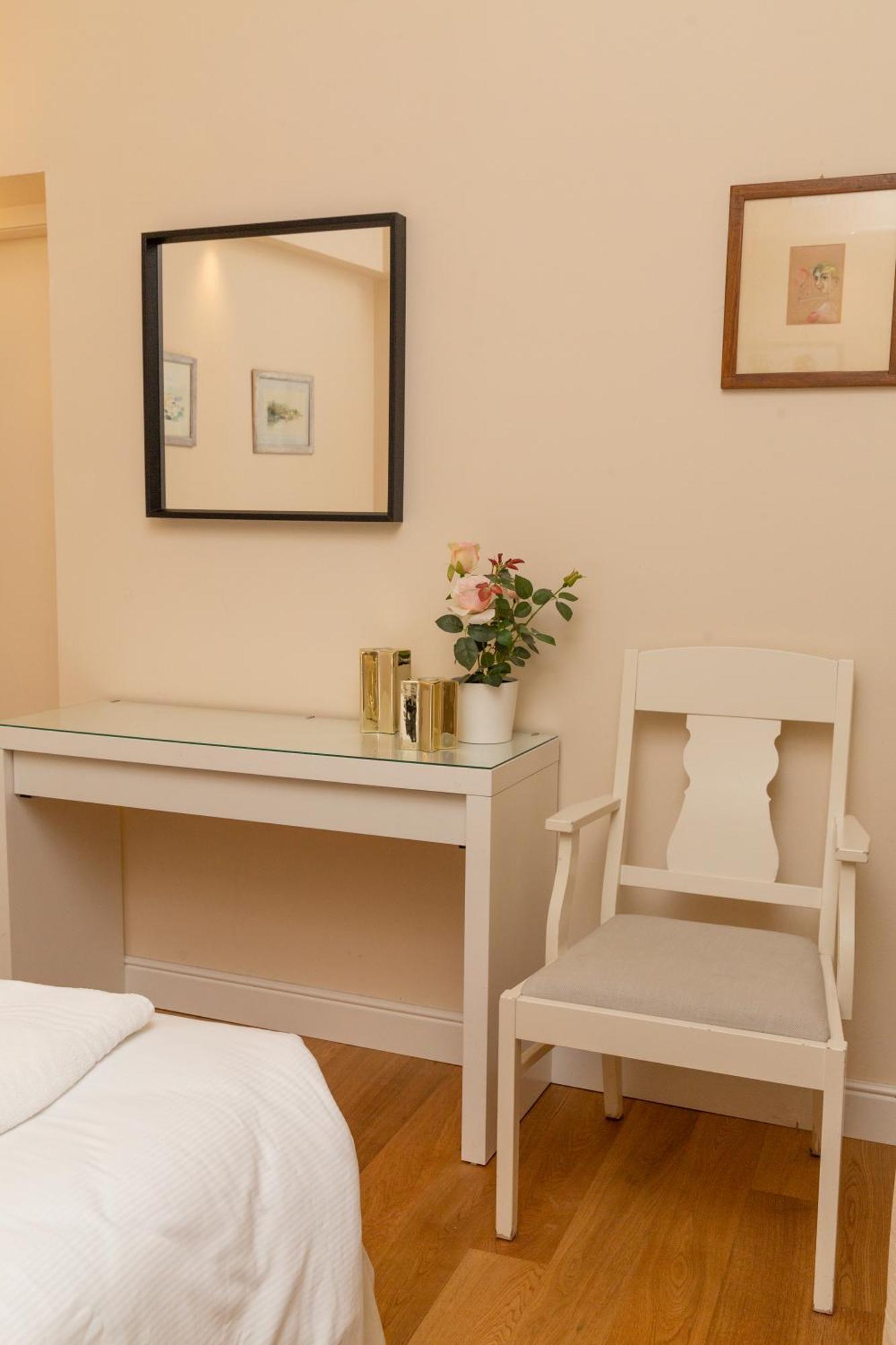 Appartement Cozy Santa Maria Novella Uffizi Duomo 2Beds-2Baths à Florence Extérieur photo