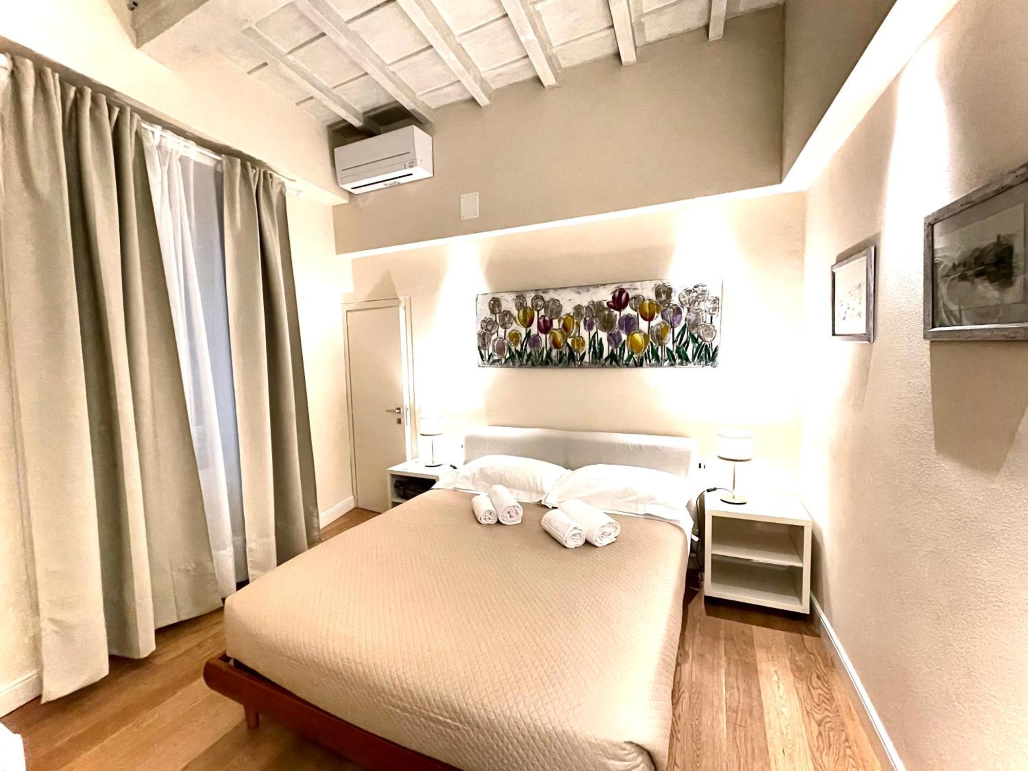 Appartement Cozy Santa Maria Novella Uffizi Duomo 2Beds-2Baths à Florence Extérieur photo